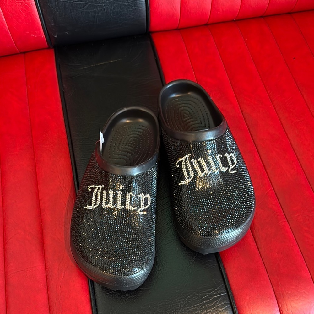 ❤️💕💕Juicy Couture Black Slippers with Glittery Surface❤️💕❣️🌺